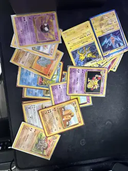 200 pokemon cards bulk plus 30 holo, reverse, vintage in each lot - Image 1