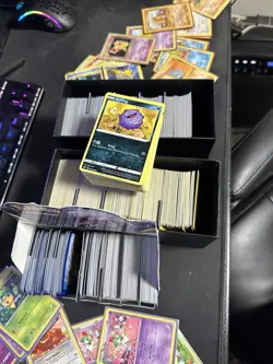 200 pokemon cards bulk plus 30 holo, reverse, vintage in each lot - Image 4