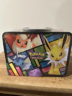 Pokemon TCG 2021 Eevee Collector's Chest Lunchbox Tin New Factory Sealed - Image 3