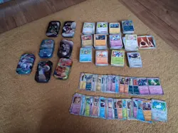 Pokemon TCG Bundle - 800 Cards incl 60 Holo / Reverse Holo and 7 tins. - Image 1