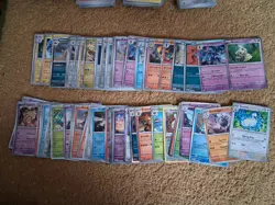 Pokemon TCG Bundle - 800 Cards incl 60 Holo / Reverse Holo and 7 tins. - Image 2