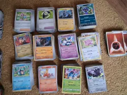 Pokemon TCG Bundle - 800 Cards incl 60 Holo / Reverse Holo and 7 tins. - Image 4
