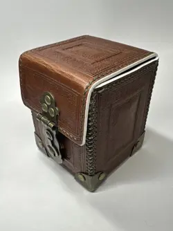Handmade Leather Deck Box For Magic The Gathering - Fits 100 Sleeved Cards - Image 5