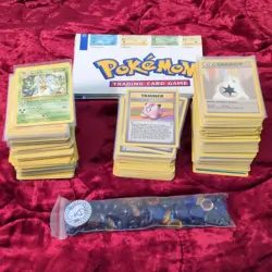 WotC POKEMON BASE SET 1 LOT - 500+ Cards 1999 Pikachu, Charmander, Squirtle etc - Image 1