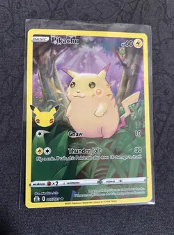 Pikachu 2021 POKEMON CELEBRATIONS 005/025 HOLO RARE Full Art - Image 1