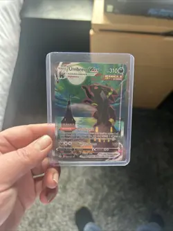 Pokemon TCG Umbreon Card Evolving Skies, Single Strike, Near Mint Condition - Image 1