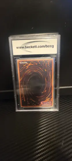 2010 Yugioh Dark Magician LC01-EN005 LEGENDARY COLLECTION BCCG 10 Mint - Image 2