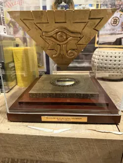 Yu-Gi-Oh! Millennium Puzzle Duelist King Champion Trophy 2003 Konami Authentic - Image 2