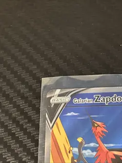 Pokemon TCG Galarian Zapdos v Chilling Reign Alternate Full Art Card 174/198 - Image 5