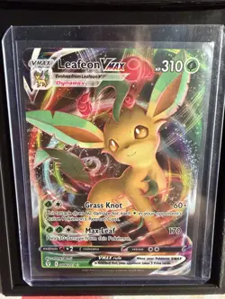 Pokemon TCG Leafeon VMAX Evolving Skies 008/203 Holo Ultra Rare - Image 1
