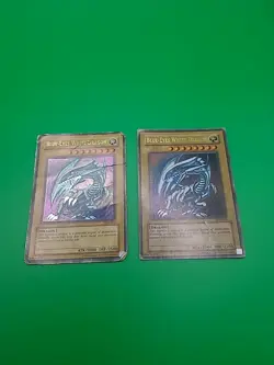 2x Blue-Eyes White Dragon SDK-001 Starter Deck: Kaiba Unlimited MP-HP - Image 1