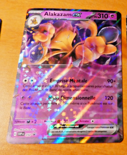 POKEMON CARD HOLO CARTE Alakazam ex SVP 050 FR MINT 2023 - Image 1