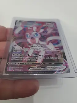 Sylveon VMAX 075/203SWSH07: Evolving Skies Holo Card Mint Condition - Image 3