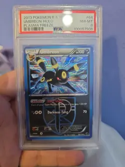 2013 Pokemon B & W Umbreon (Team Plasma) 64/116 PLF Holo PSA NM MT 8 - Image 1