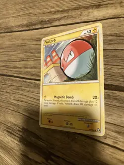Voltorb 83/102 - Common - Triumphant - NON-HOLO - Pokemon Card - NM/M - Image 3