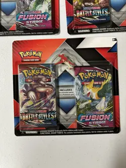 3x Pokemon Battle Style + Fusion Strike Double Blister 2 Booster Pack w/ Pins - Image 5