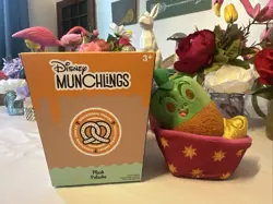 Disney Munchlings Sensational Snacks Plush Tangled Pascal Jalapeno Popper W/Box - Image 1