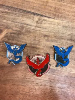 Lot of 3 Official Pokemon Pins - Image 2