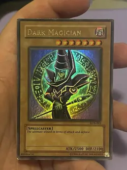 Yugioh Dark Magician LOB-005 Ultra Rare WAVY! Faded - Image 2