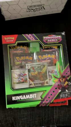 Pokemon TCG Shrouded Fable Kingambit Illustration Collection Box - English - Image 1