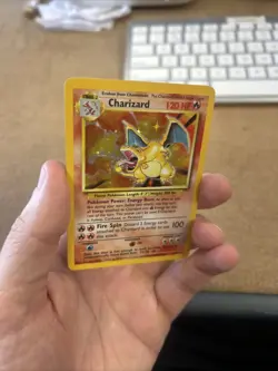 Pokemon TCG Charizard Base Set 4/102 Holo Rare - Image 3