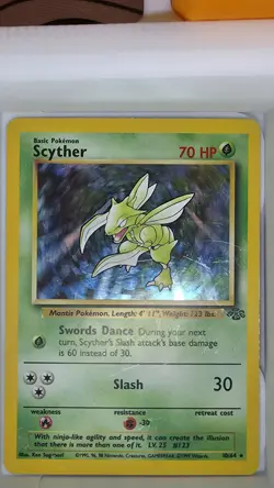 MP Pokemon WOTC 1999 Jungle Base Set Scyther Holo Rare Pokemon Card 10/64 - Image 1