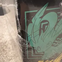 Pokemon TCG Sword And Shield Evolving Skies Elite Trainer Box Sealed - Image 2