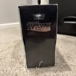 Pokemon TCG Sword And Shield Evolving Skies Elite Trainer Box Sealed - Image 4