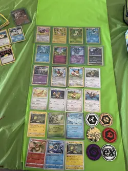 Pokemon Eevee Jolteon Leafeon Vaporeon Glaceon Mixed Card Lot - Image 2