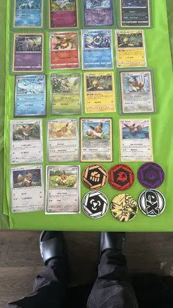 Pokemon Eevee Jolteon Leafeon Vaporeon Glaceon Mixed Card Lot - Image 4