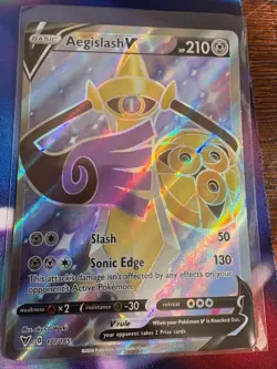 Pokemon Card Aegislash V 177/185 FULL ART Vivid Voltage NM - Image 1