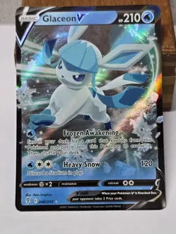 Pokemon Glaceon v Holo Ultra Rare Card 40/203 Evolving Skies NM+ - Image 1