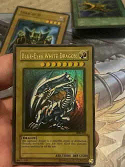 Blue-Eyes White Dragon Yu-Gi-Oh! SDK Unlimited Max Faded Misprint #001 - Image 3