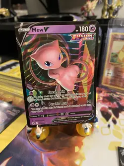 Mew V 113/264 Swsh08: Fusion Strike Pokemon Holo - Image 2