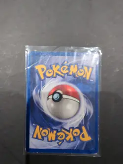 Pokemon TCG Beedrill 17/102- Base Set Non-Holo Card LP Condition - Image 2