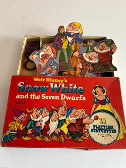 Walt Disney's Snow White & the Seven Dwarfs 11 playtime statuettes - Image 1