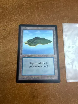 Island (B) Limited Edition - Beta Edition Regular MTG NM - Image 1