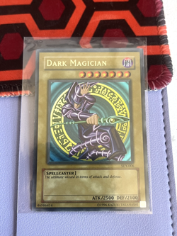 Dark Magician SDY-006 Ultra Rare Starter Deck: Yugi Unlimited Yu-Gi-Oh TCG ! - Image 1