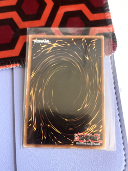 Dark Magician SDY-006 Ultra Rare Starter Deck: Yugi Unlimited Yu-Gi-Oh TCG ! - Image 2
