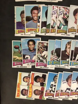 1975 Topps Football Vintage Lot of 850 Cards - Decent Shape Lanier Barney Little - Image 3