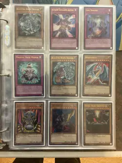 Yu-Gi-Oh! Kaiba Complete English Deck 25th Anniversary Briefcase Edition - Image 1