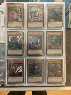 Yu-Gi-Oh! Kaiba Complete English Deck 25th Anniversary Briefcase Edition - Image 2