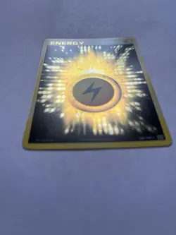 Pokemon Lightning Energy EX Emerald Holo Rare 104/106 2005 Card NM+ - Image 3