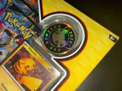 Pokemon TCG Pokemon Day 2026 Collection - 1 foil promo card + 1 coin + 3 booster - Image 4