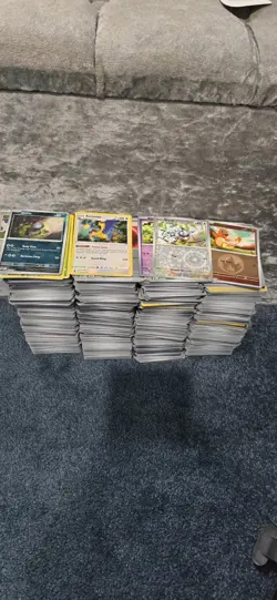 2000 + Reverse Holo & Holo Rare Bulk Joblot - Pokemon TCG - Ascended - Pris POR - Image 1