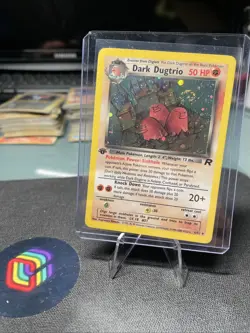 [NM-]SWIRL! Dark Dugtrio 6/82 - 1st Edition - Team Rocket Holo -Pokemon - Image 1