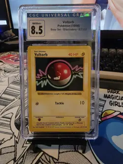 Voltorb 67/102 Pokemon 1999 Base Set Shadowless CGC 8.5 - Image 1