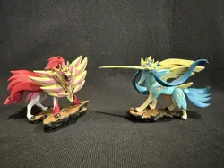Pokemon TCG Shiny Zamazenta & Shiny Zacian Figures + Pins Lot Set Crown Zenith - Image 2