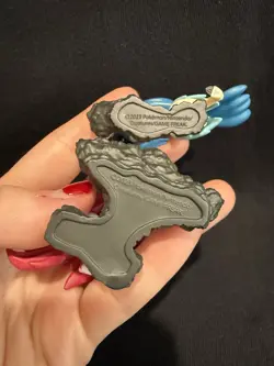 Pokemon TCG Shiny Zamazenta & Shiny Zacian Figures + Pins Lot Set Crown Zenith - Image 5