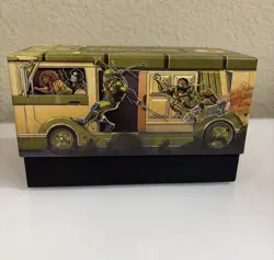 MTG x TMNT Bundle Exclusive Turtle Van Deck Storage Box & Green Spindown Die - Image 2